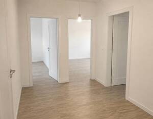 Geräumige 4-Zimmer-Wohnung mit grosser Terrasse , im 2. OG, in Mettingen, zwischen Esslingen und Stuttgart – 73733 Esslingen am Neckar – Vorschaubild 3