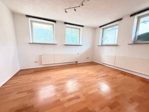 Tolle 3 Zimmer Souterrain Mietwohnung in Bad Cannstatt – 70374 Stuttgart – Vorschaubild 3