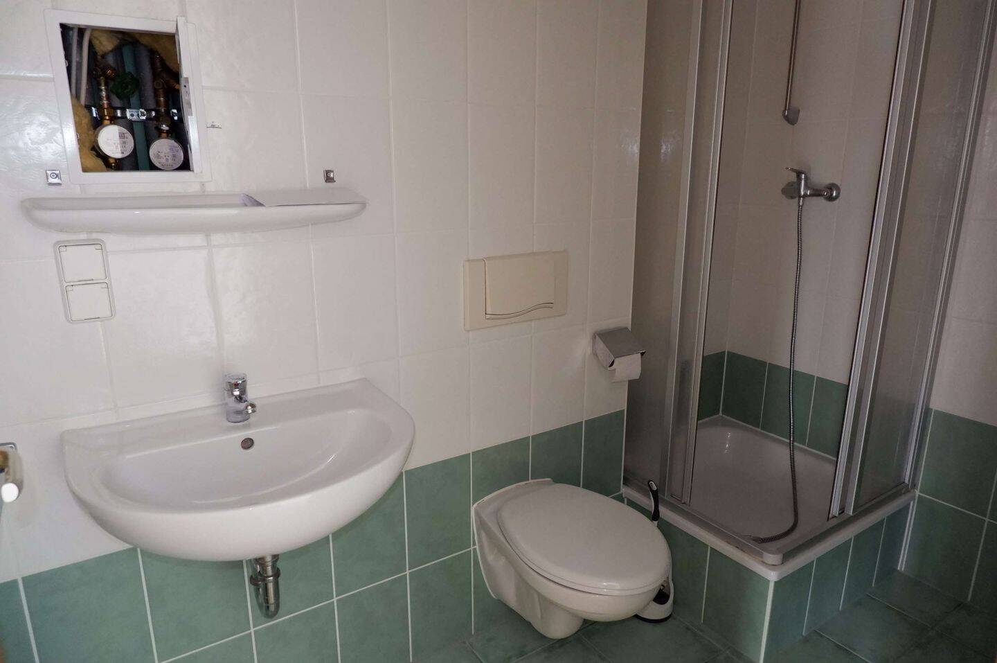Frei ab 1.10.26 - INKL. EBK !!! Sonnige Whg. - Bad mit Dusche - im 3. OG ! – Chemnitz – Vorschaubild 6