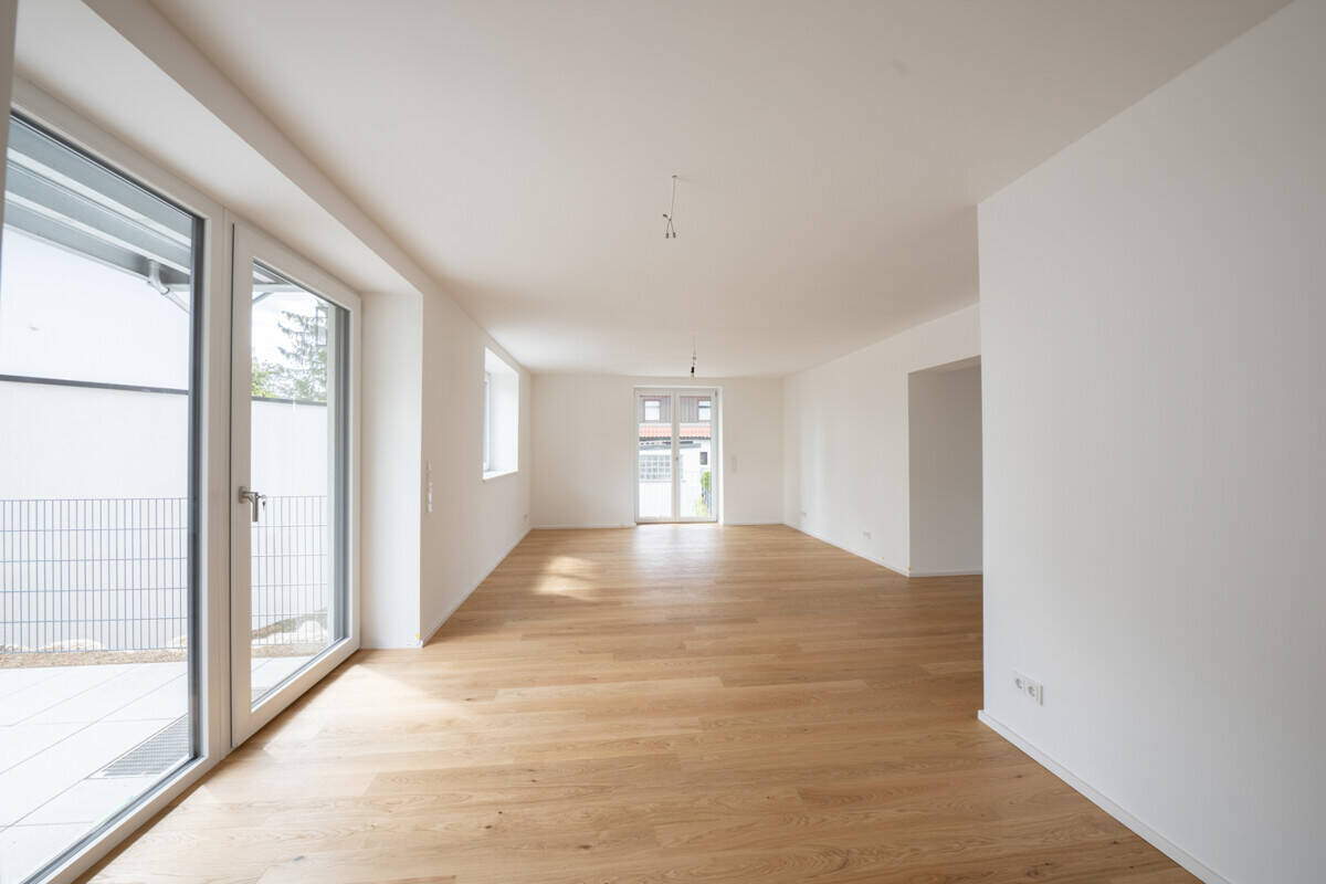 Bezugsfertig, neuer Preis: Offener Wohnbereich mit 2 Balkonen, modern und elegant Wohnen. – München – Vorschaubild 3