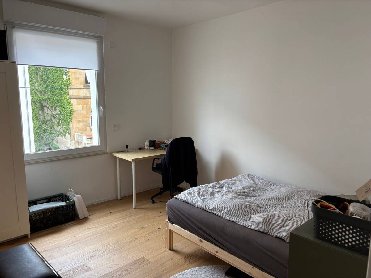 Modernes 16m^2 WG Zimmer in Mitte – 70184 Stuttgart – Bild 1 von 9