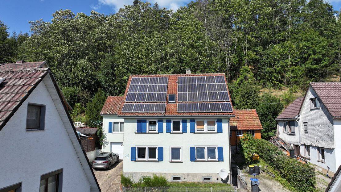 Historisches Mehrfamilienhaus mit drei Wohneinheiten in sonniger Lage von Lenzkirch – Lenzkirch – Bild 1 von 9