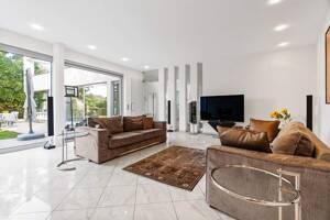 Ruhig gelegene Villa nahe dem Rhein: Stilvoll, exklusiv, selten – 40489 Düsseldorf – Vorschaubild 5