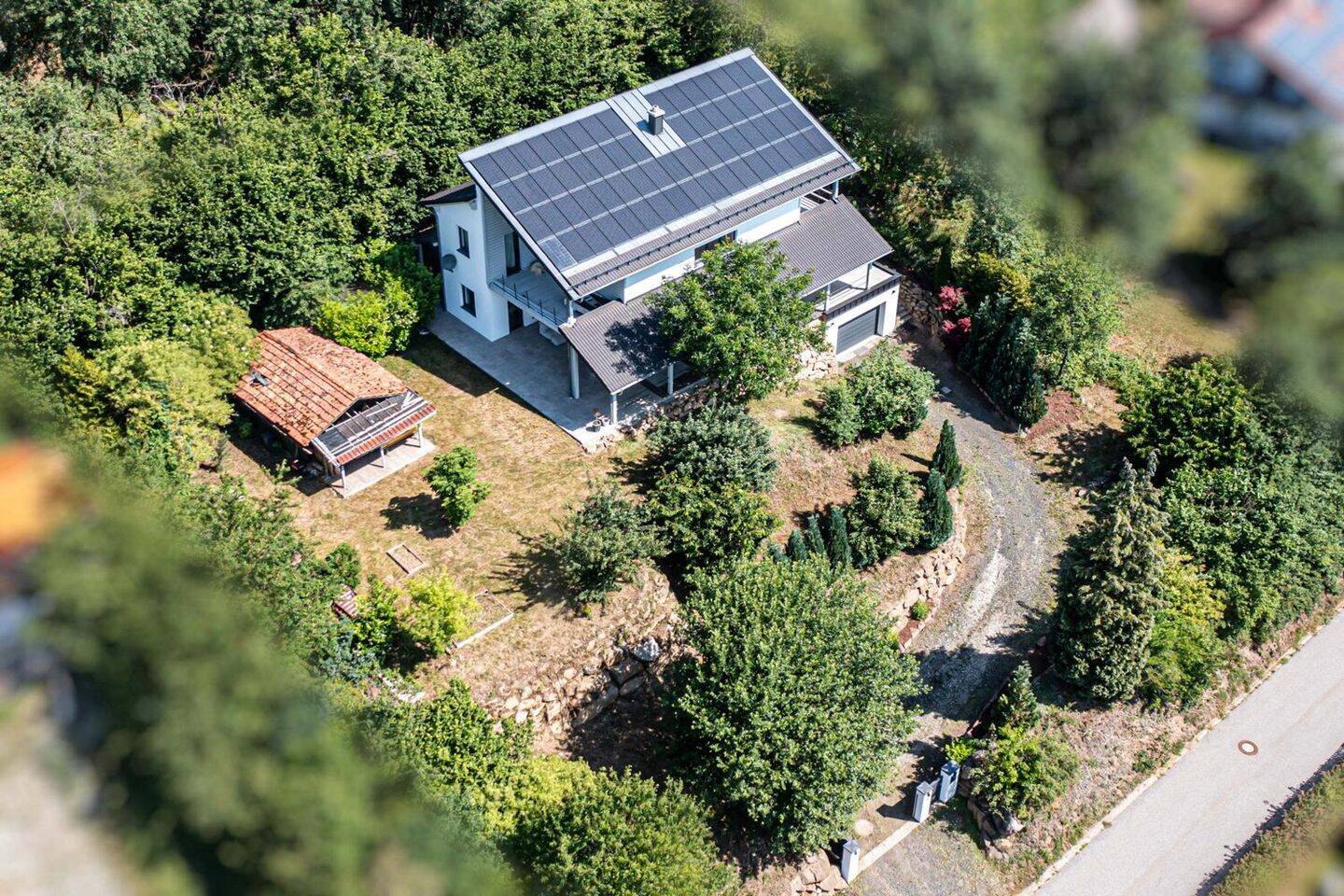 Wohnen mit Weitblick - modernes Einfamilienhaus in traumhafter Hanglage mit großzügigem Grundstück und hochwertiger Ausstattung – Traitsching – Vorschaubild 9