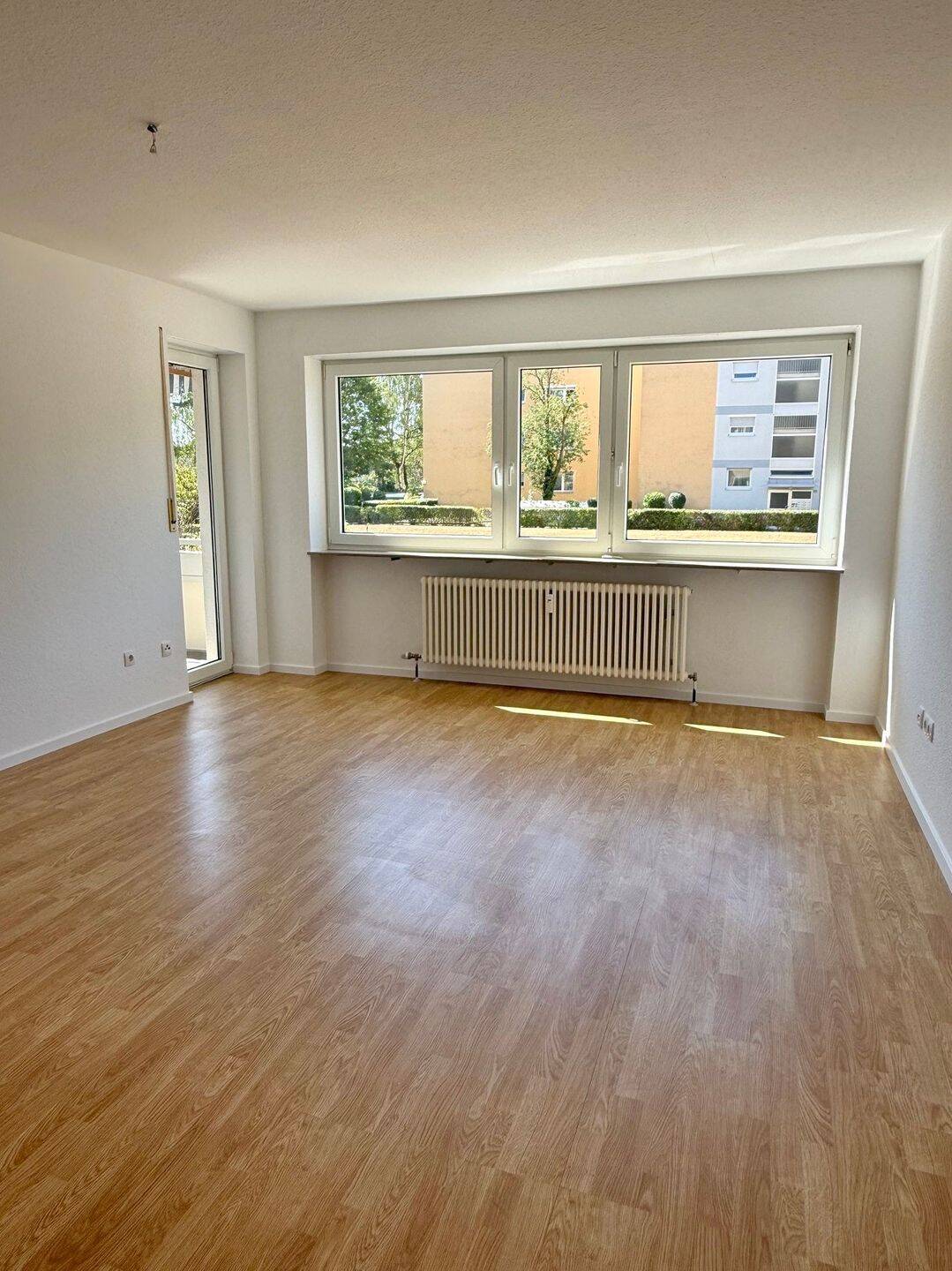 RUHIGE 2-ZI.-WHG. MIT BALKON & TG-STP… – Nürnberg – Vorschaubild 4