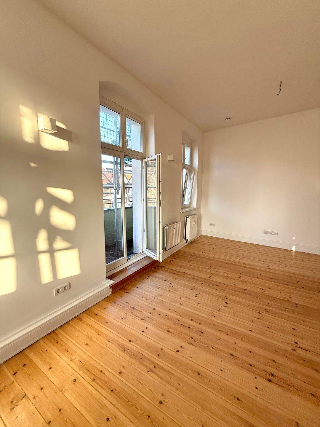 Eleganter Altbau trifft energieeffiziente Sanierung: 3. OG mit Aufzug, 95 m², zwei Schlafzimmer & offener Wohnbereich – ein Zuhause mit Zukunft – Berlin – Vorschaubild 6