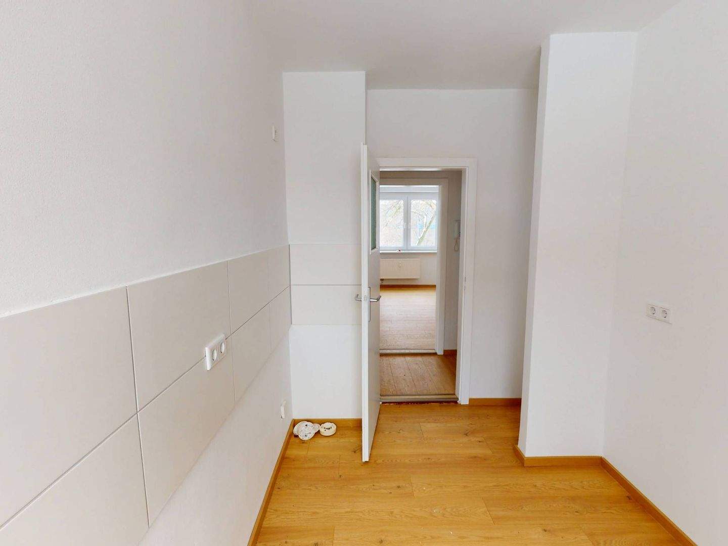 Platz und Helligkeit: Große 3-Zimmer-Wohnung mit Wannenbad – Wittenberg – Vorschaubild 9