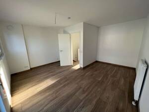 Hochwertiges Reihenhaus,Neubau 2022, 5 Zimmern – 65933 Frankfurt am Main – Vorschaubild 8