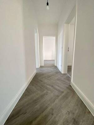 Großzügiger Altbau in Buckau: 128 m², Balkon, hohe Räume & Fischgrätboden – 39104 Magdeburg – Vorschaubild 9