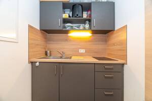 Sofort wohlfühlen: Möbliertes City-Apartment an den Isarauen für Studenten & Pendler – 80939 München – Vorschaubild 4