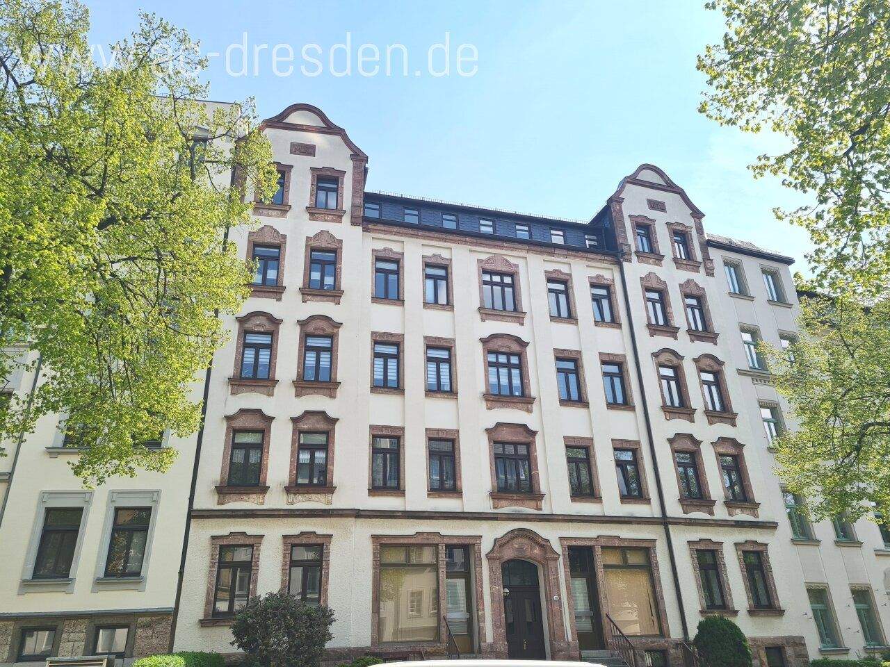 Helle 2-Zimmer-Wohnung mit Balkon nahe zum Zeisigwald!
