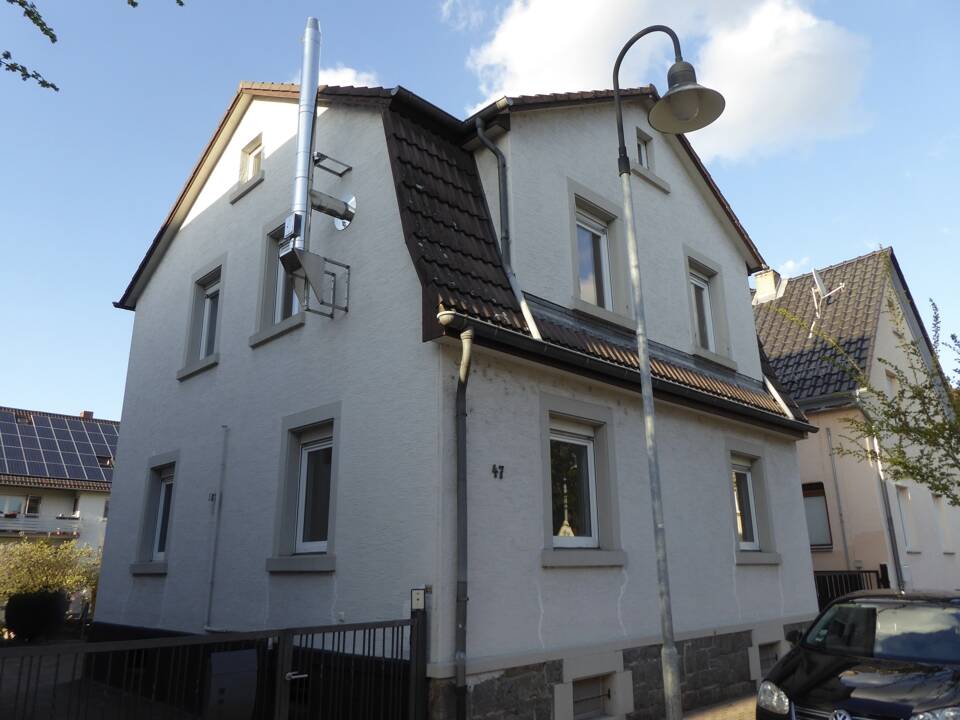 Modernisiertes Haus mit zwei Wohnungen und großem Garten in zentraler Lage! – Laudenbach – Bild 1 von 5