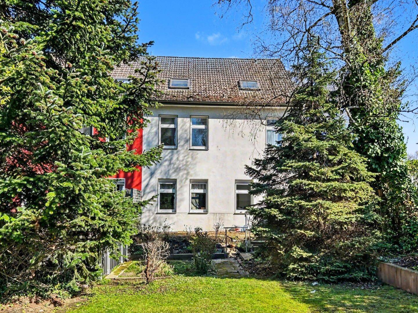Stilvolles Stadthaus mit Renovierungsbedarf und großem Garten in Essen-Stoppenberg