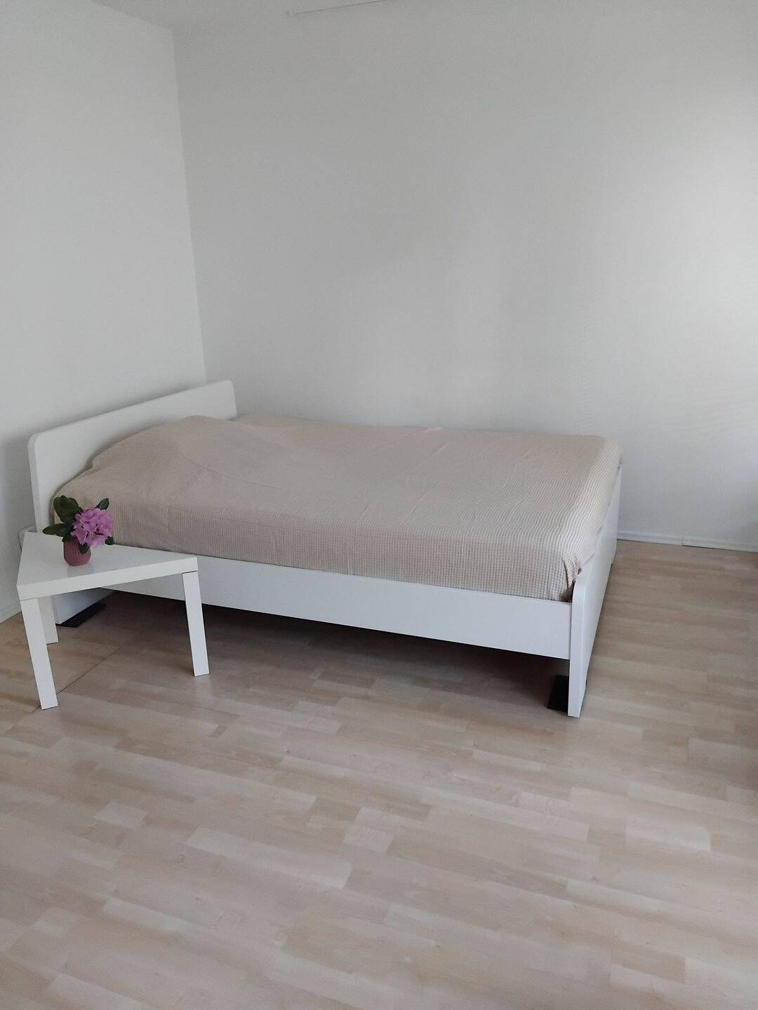 Möbliertes Apartment alsternah mit Pool – Hamburg – Vorschaubild 3