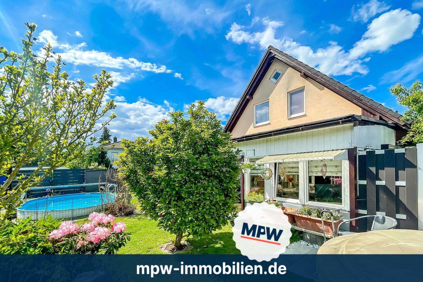 Wohnen im Grünen - Energiesparhaus mit Wintergarten & Pool