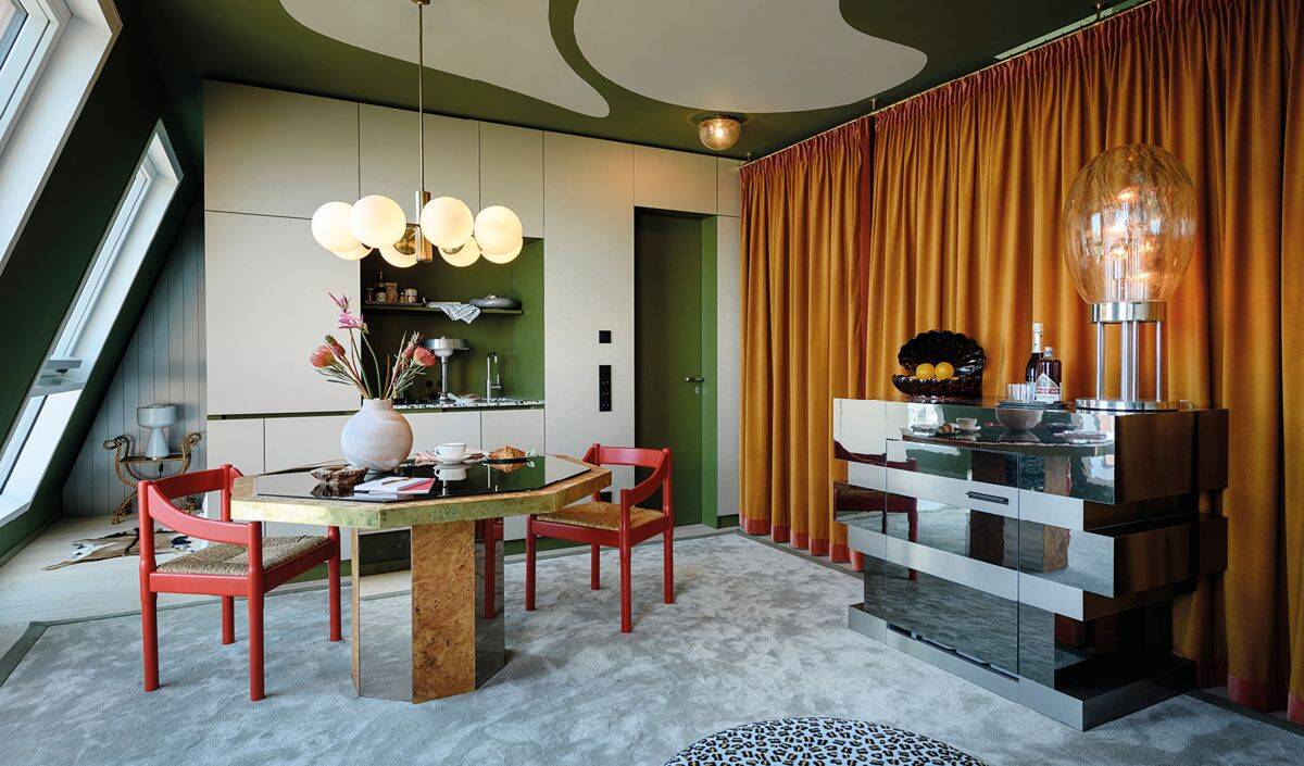 Rooftop Flat in Van B mit exklusiven Designer-Möbeln