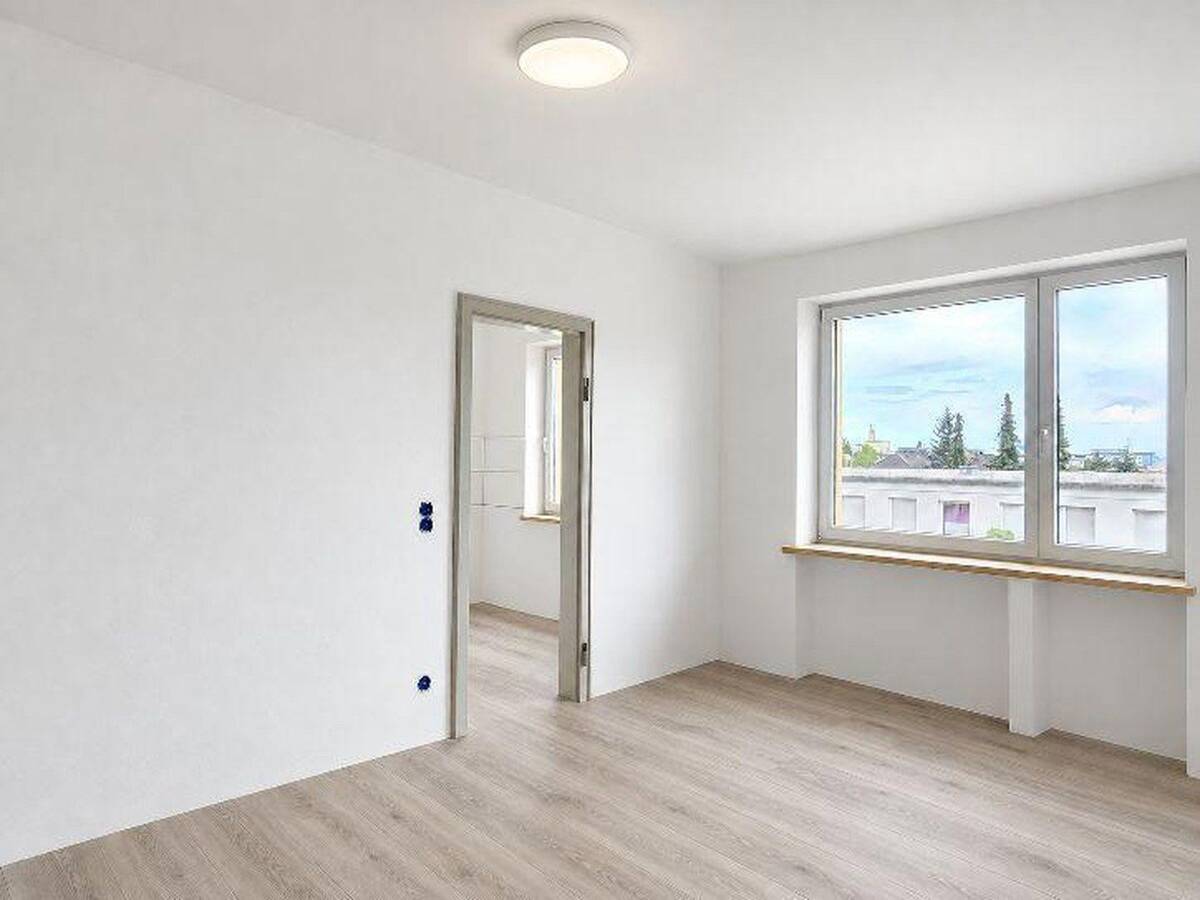 Alles neu: 2-Zimmer-Wohnung mit Balkon direkt am Laimer Platz – 80686 München – Bild 1 von 7