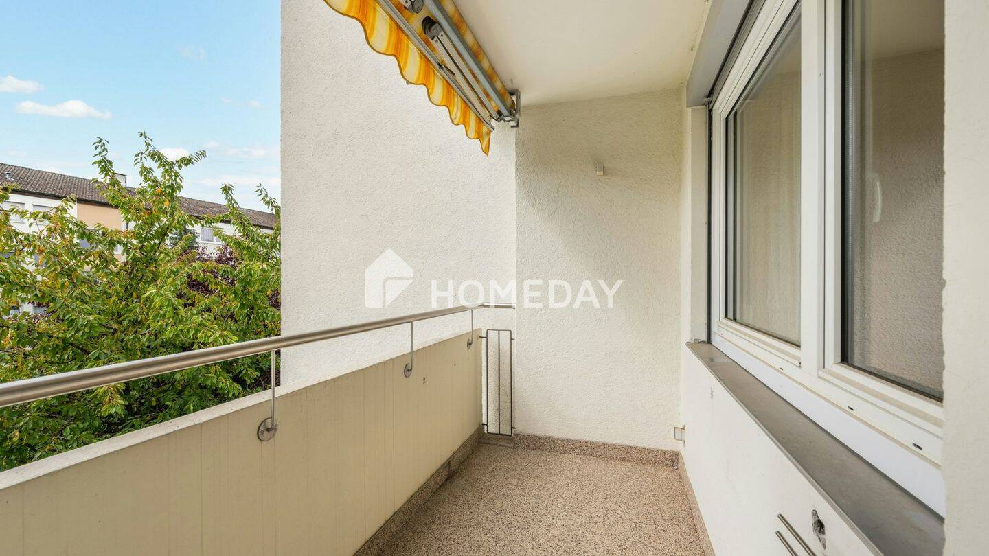 Helle 3-Zimmer-Wohnung mit Loggia und Einbauküche in gepflegtem Mehrfamilienhaus – Metzingen – Vorschaubild 3