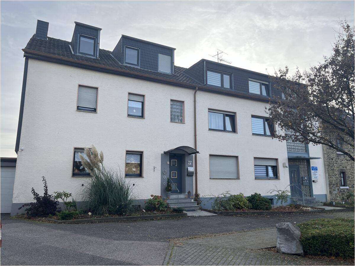 Investment und teilweise Eigennutzung möglich! Mehrfamilienhaus in Aachen-Brand – 52078 Aachen – Bild 1 von 3