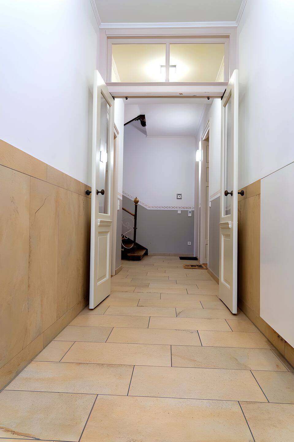 Attraktive 2-Zimmer-Wohnung mit Balkon im generalsanierten denkmalgeschützten Altbau – München – Vorschaubild 8