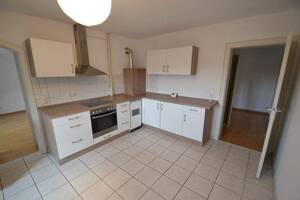Frei ab sofort / Helle 2,5-Zimmer-Wohnung nahe Hauptbahnhof mit Einbauküche und Weitblick – 54295 Trier – Vorschaubild 2