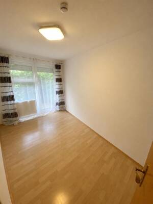 Charmante 2-ZKB Whg. mit EBK und gr. sonniger Terrasse