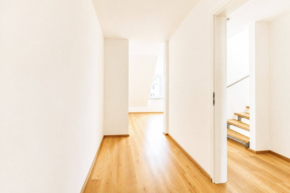 ERSTBEZUG! Exklusive 2,5-Zimmer-Maisonettewohnung mit Townhouse-Feeling – München – Vorschaubild 9