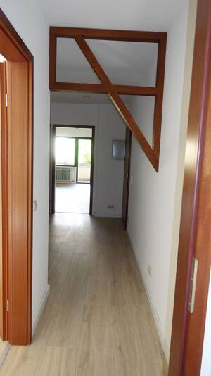 2-Zimmerwohnung, Hochparterre, mit Balkon und Tiefgaragenstellplatz in bester Lage von Erlangen – 91054 Erlangen – Vorschaubild 6