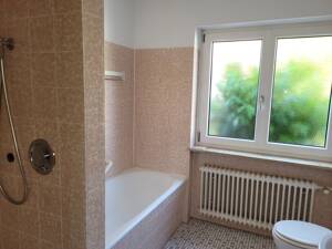 Schöne Doppelhaushälfte mit 2 Wohnungen und Ausbaumöglichkeit im Dachgeschoss in wunderschöner Lage von Lohe – 90427 Nürnberg – Vorschaubild 7