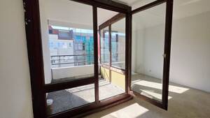 Freie großzügige 3-Zimmer-Wohnung mit Westloggia und Fahrstuhl nur 300 Meter vom Kudamm! – 10629 Berlin – Vorschaubild 3