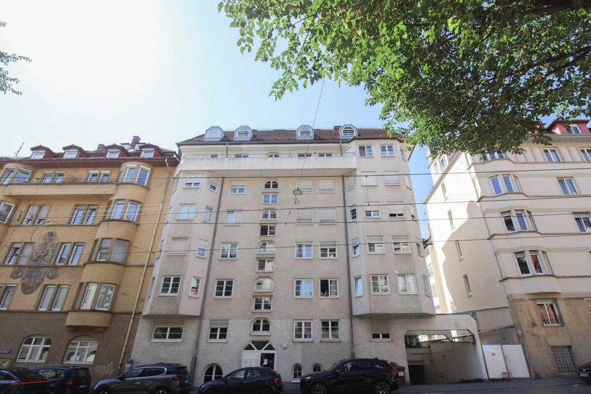 Wohnkomfort in begehrter Lage: Moderne 2-Zimmer-Wohnung mit Südbalkon und TG-Stellplatz – 70193 Stuttgart – Bild 1 von 9