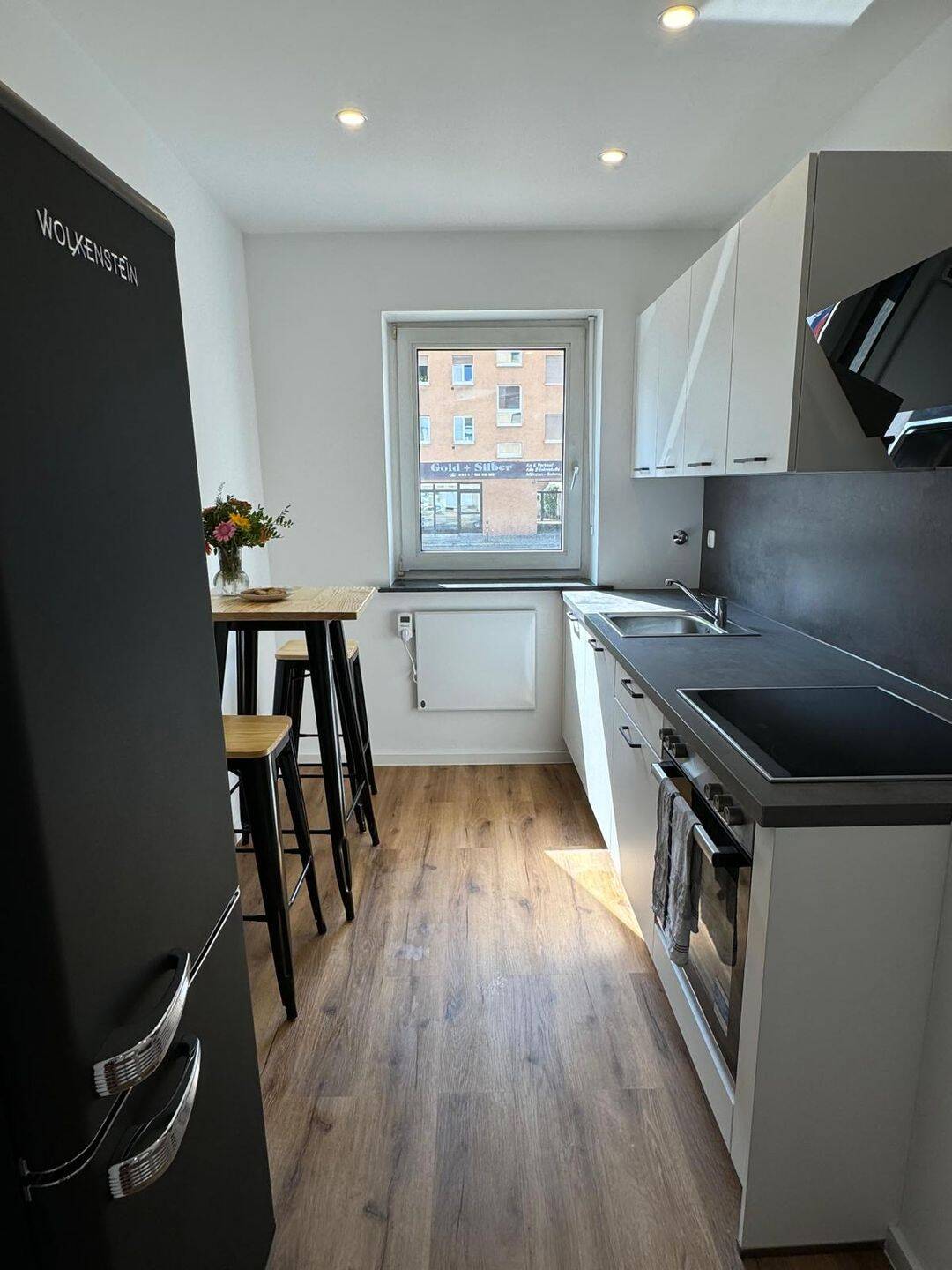 Zu Vermieten: Hochwertig möblierte 2-Zimmer-Wohnung mit Balkon – Nürnberg – Vorschaubild 4