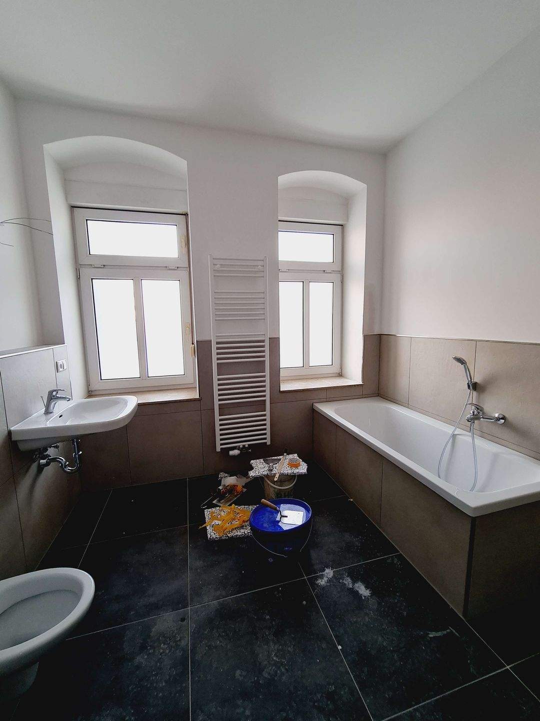 Terrasse - Stellplatz mgl. - Wanne u. Dusche - Parkett - Frei ab 1.4.26 – Chemnitz – Vorschaubild 3