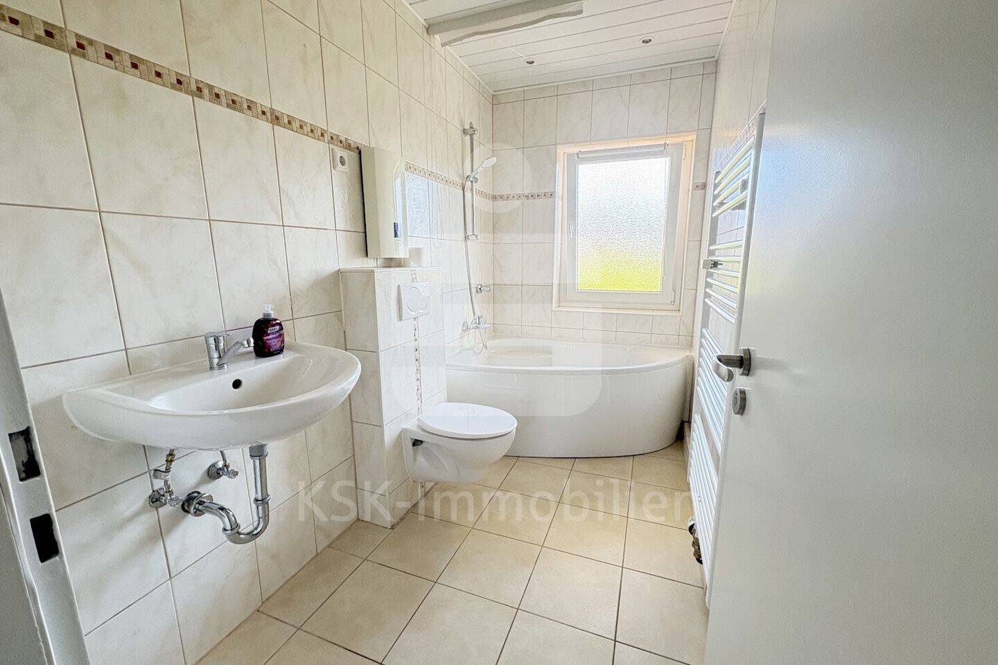 Wohnen auf zwei Ebenen - 4-Zimmer-Maisonettewohnung mit sonnigem Balkon. – Köln – Vorschaubild 6