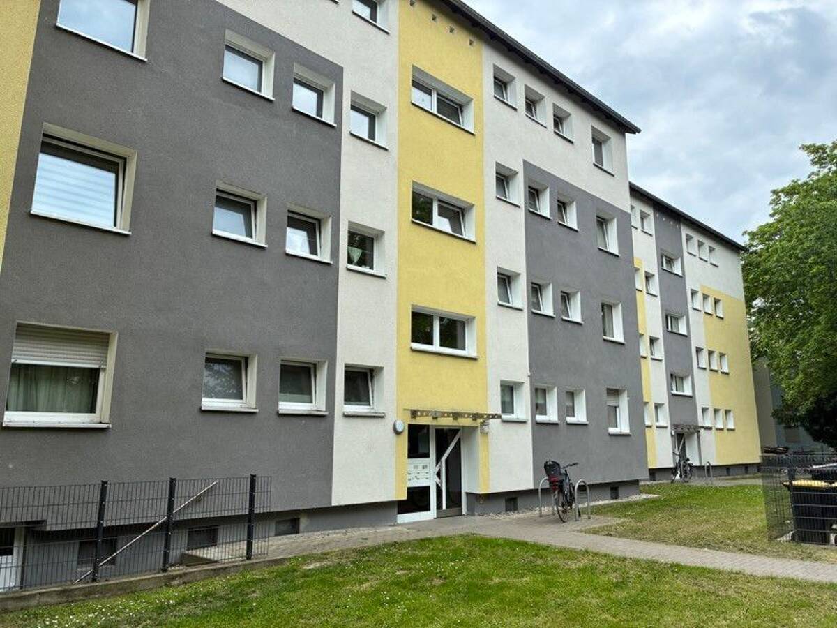 Baby on Bord? Schöne 3 Zimmer Wohnung in grüner, zentraler Lage. – 44328 Dortmund – Bild 1 von 2