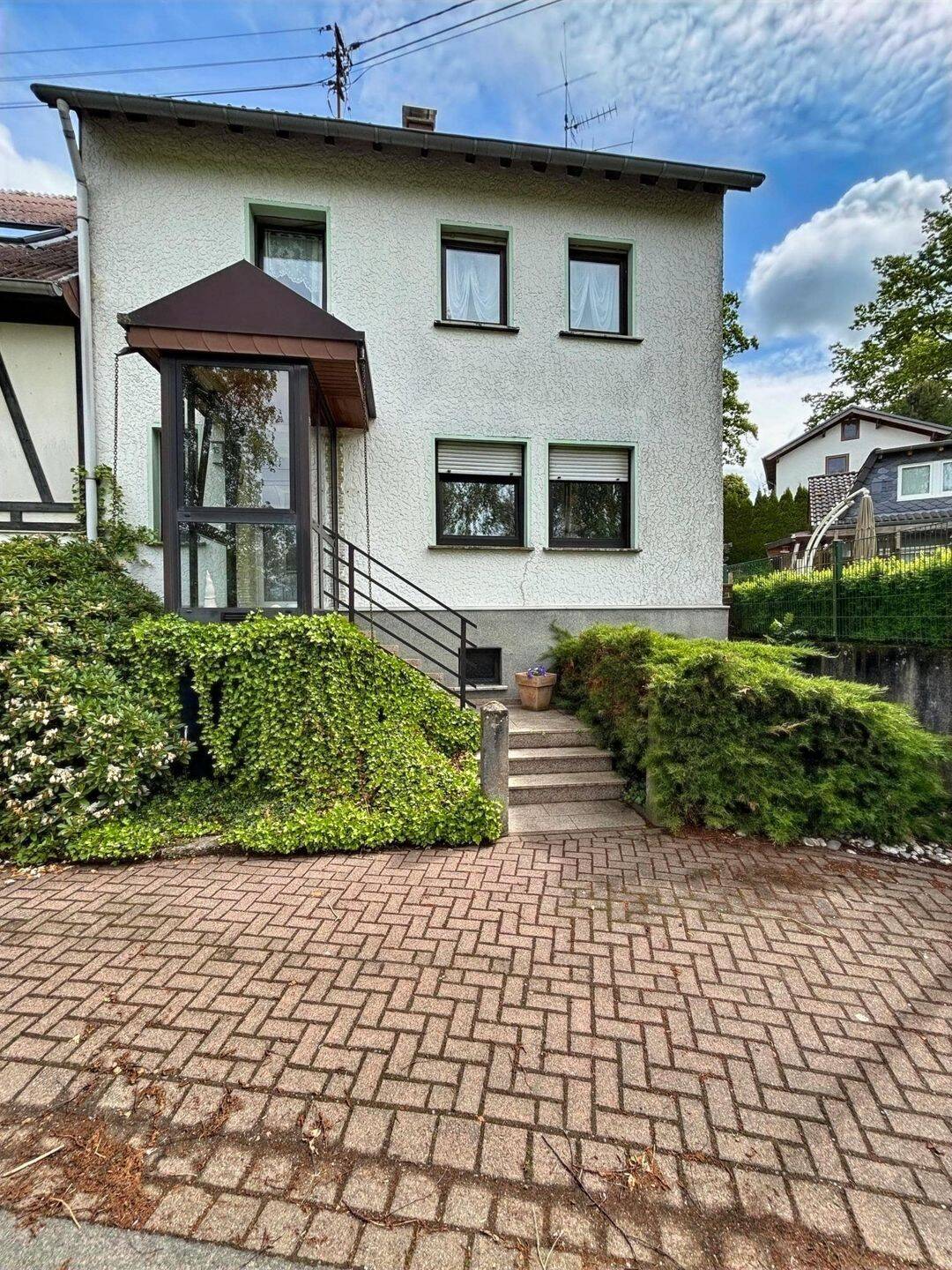 Bis 3 Wohneinheiten oder ein großzügiges Familienhaus - Sie entscheiden!