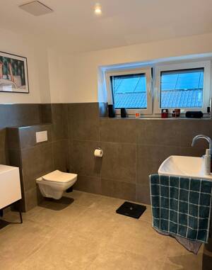 Moderne 3-Zimmer-Dachgeschosswohnung mit großzügigem Balkon und Einbauküche in Quakenbrück – 49610 Quakenbrück – Vorschaubild 6
