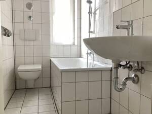 Gut geschnittene 2-Zimmer-Erdgeschosswohnung mit großem Balkon! – 33607 Bielefeld – Vorschaubild 2