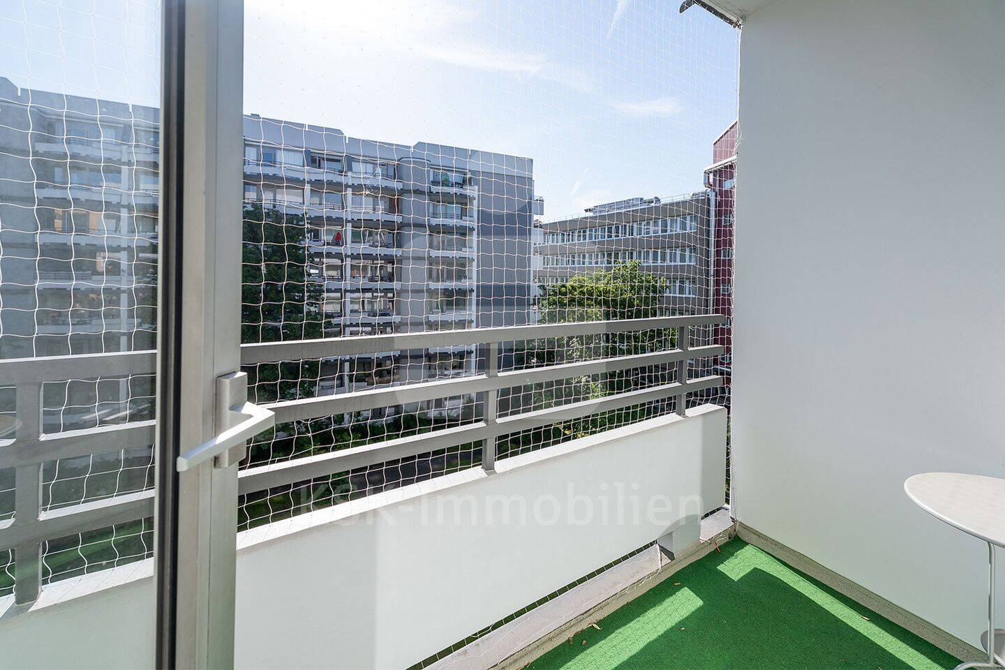 1-Zimmer-Apartment, vermietet, mit Balkon und Tiefgaragenstellplatz in Köln-Zollstock! – Köln – Vorschaubild 3