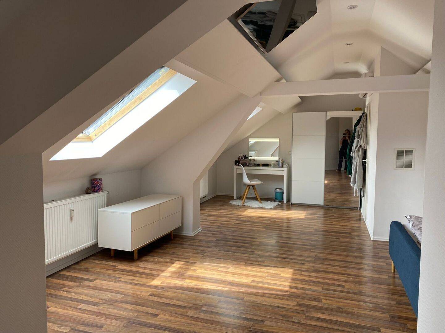 Eleganz trifft Komfort - Traumhafte 4-Zimmer-Galeriewohnung mit Sauna in Fürth – Fürth – Vorschaubild 4