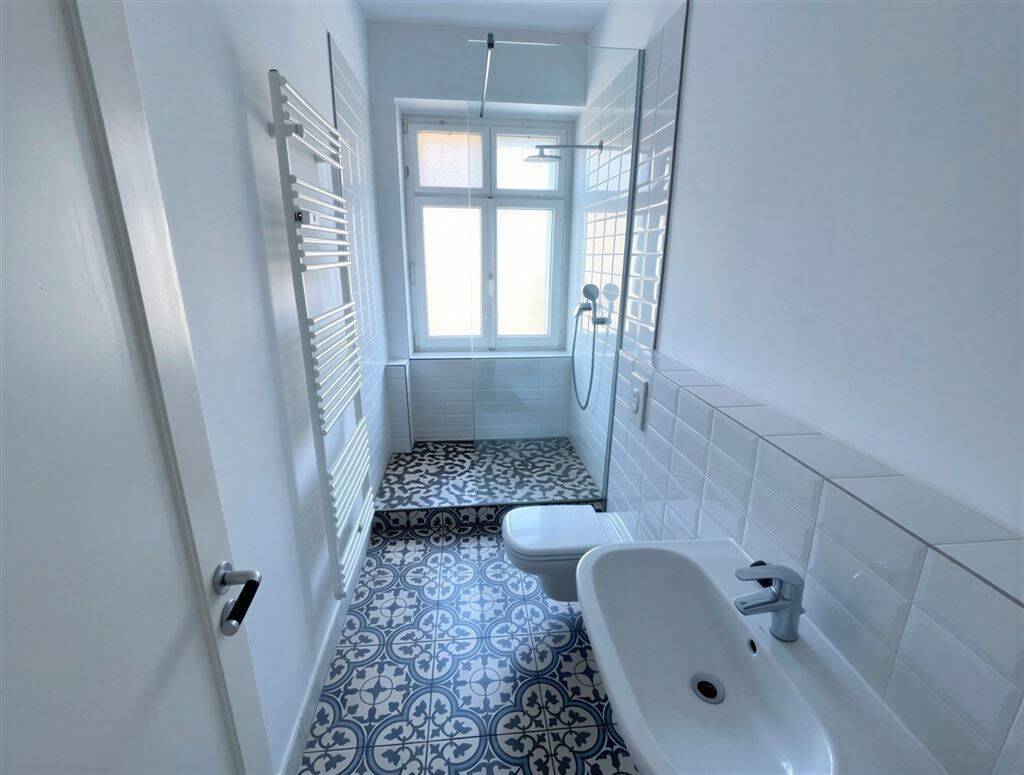 Repräsentative Altbauresidenz in ikonischer Lage am Strausberger Platz – Berlin – Vorschaubild 9