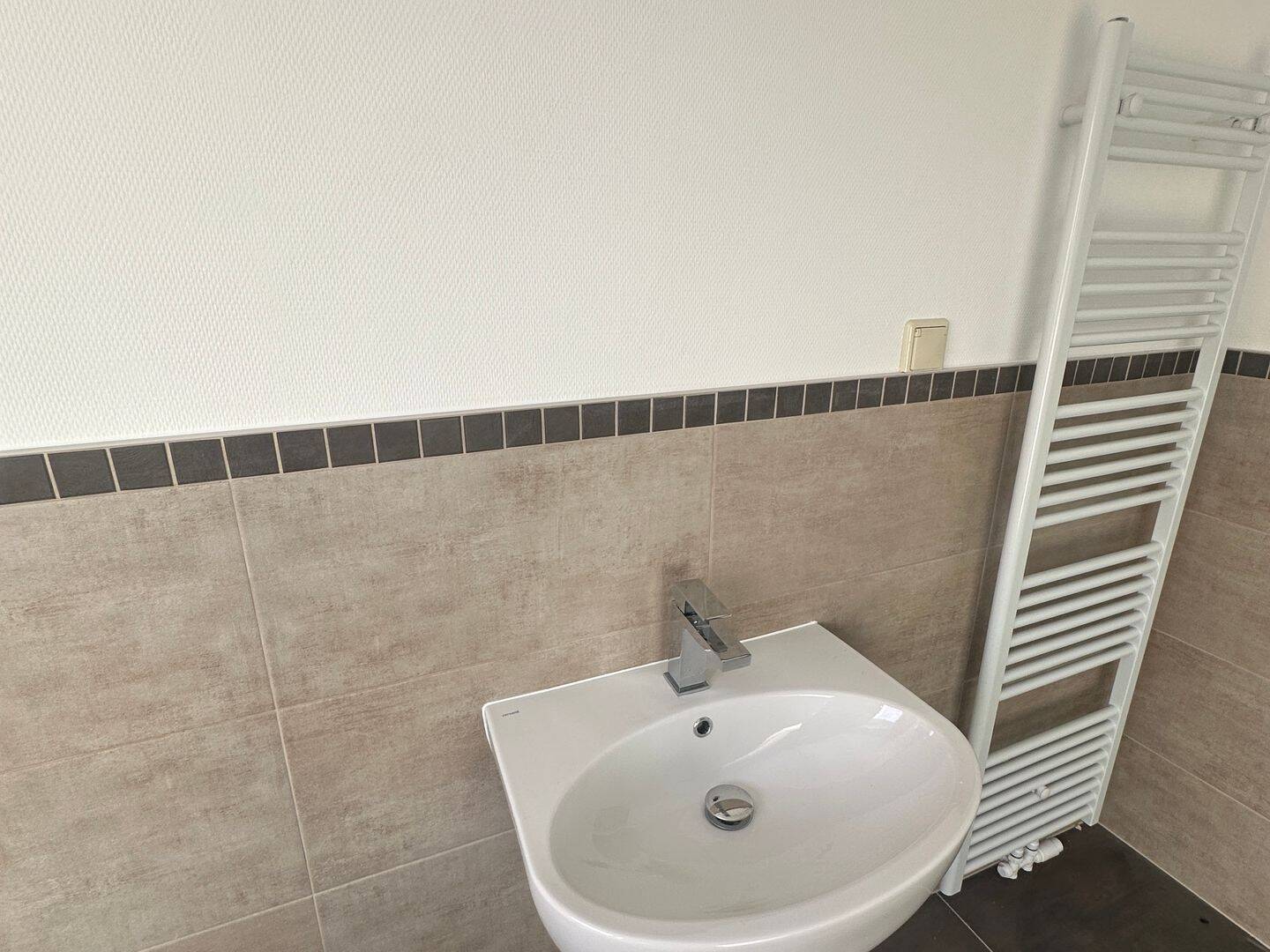 Sbr.- Rotenbühl * schicke 3 ZKB Wohnung * top Lage * top renoviert * neues Bad *Uni Nähe * barrierefrei * Garage – Saarbrücken – Vorschaubild 6