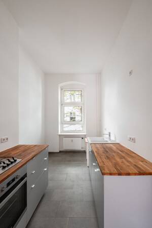Mit Südbalkon am Paul-Lincke-Ufer: Drei-Zimmer-Altbauwohnung mit Uferblick – 10999 Berlin – Vorschaubild 3