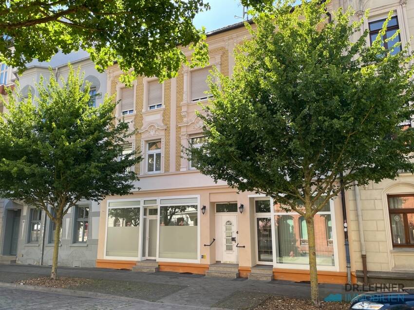 Wohn- & Geschäftshaus mit Entwicklungspotenzial in attraktiver Lage in Wittenberge – Wittenberge – Bild 1 von 9