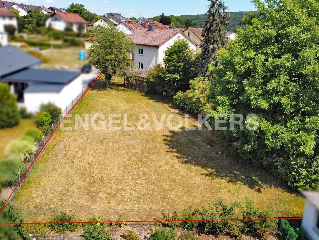 Großzügig wohnen - nachhaltig investieren: Mehrfamilienhaus mit Baureserve in Aura an der Saale