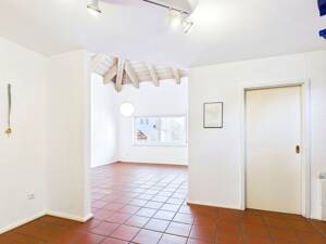 Wo das Dach zum Raum wird - Maisonette Wohnung mit Galerie in Bad Cannstatt! – 70372 Stuttgart – Vorschaubild 9