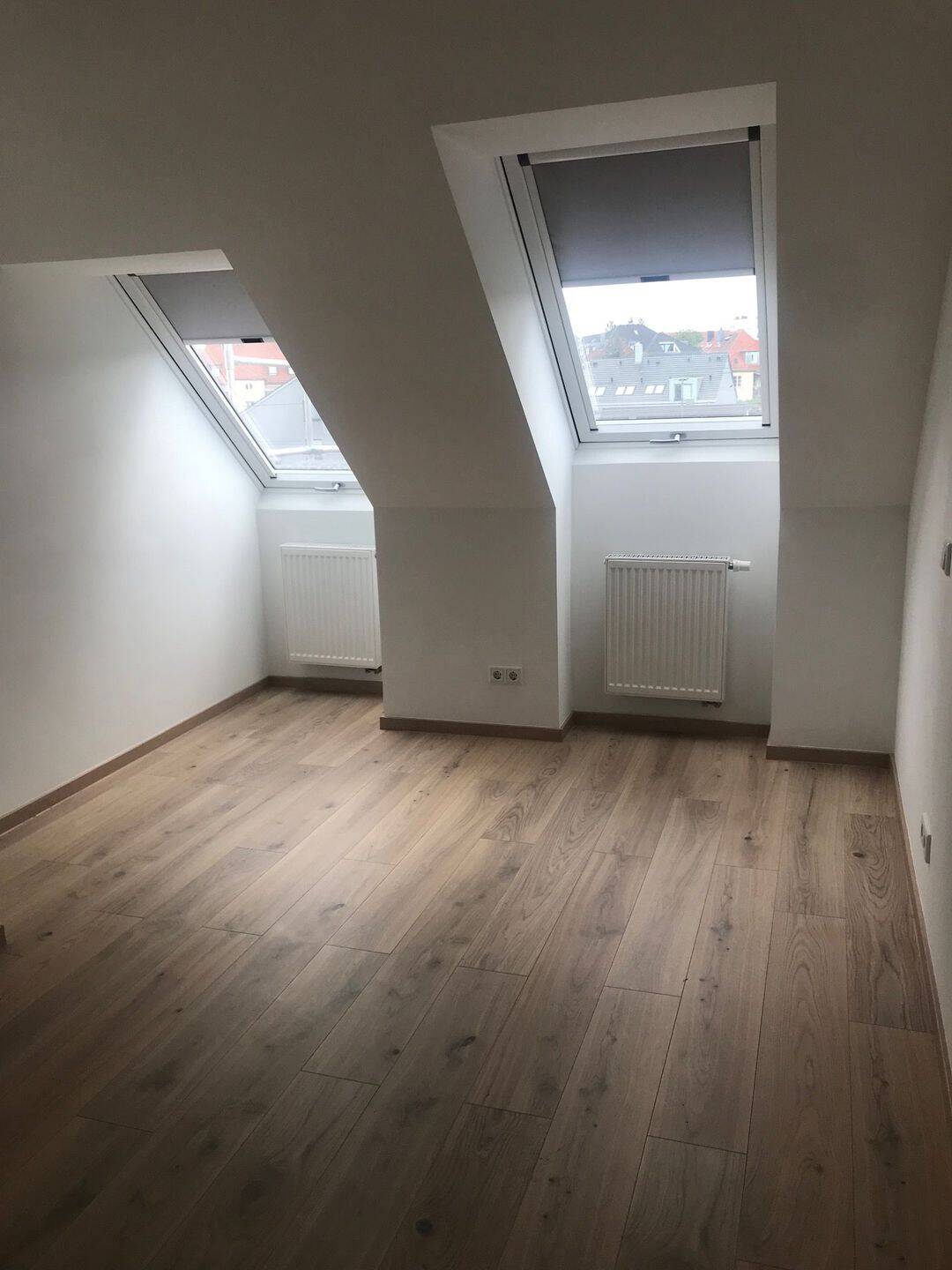 Hübsche Dachgeschoßwohnung für Pärchen (auch Studenten) geeignet – Würzburg – Vorschaubild 2