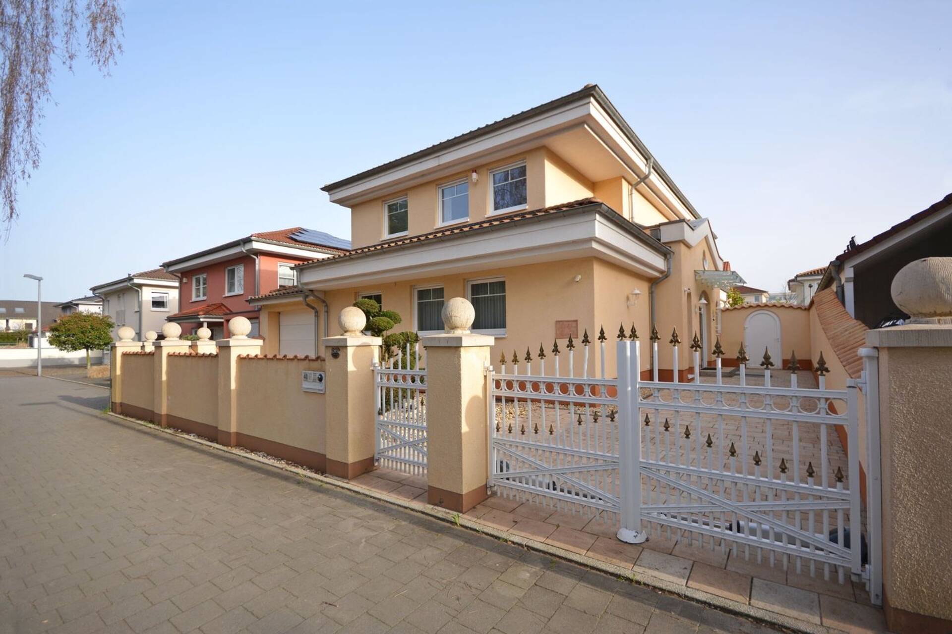 Einfamilienhaus in 50858 Köln mit 233 m² kaufen