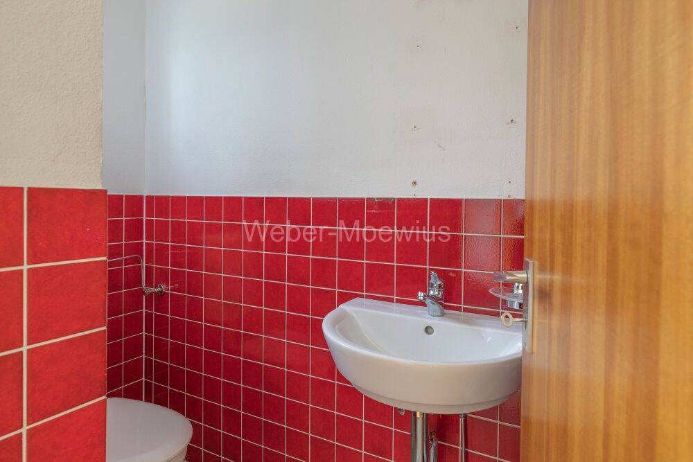 Freistehender Einfamilien-Bungalow mit traumhaftem Garten in ruhiger Ortsrandlage – Bergisch Gladbach – Vorschaubild 8