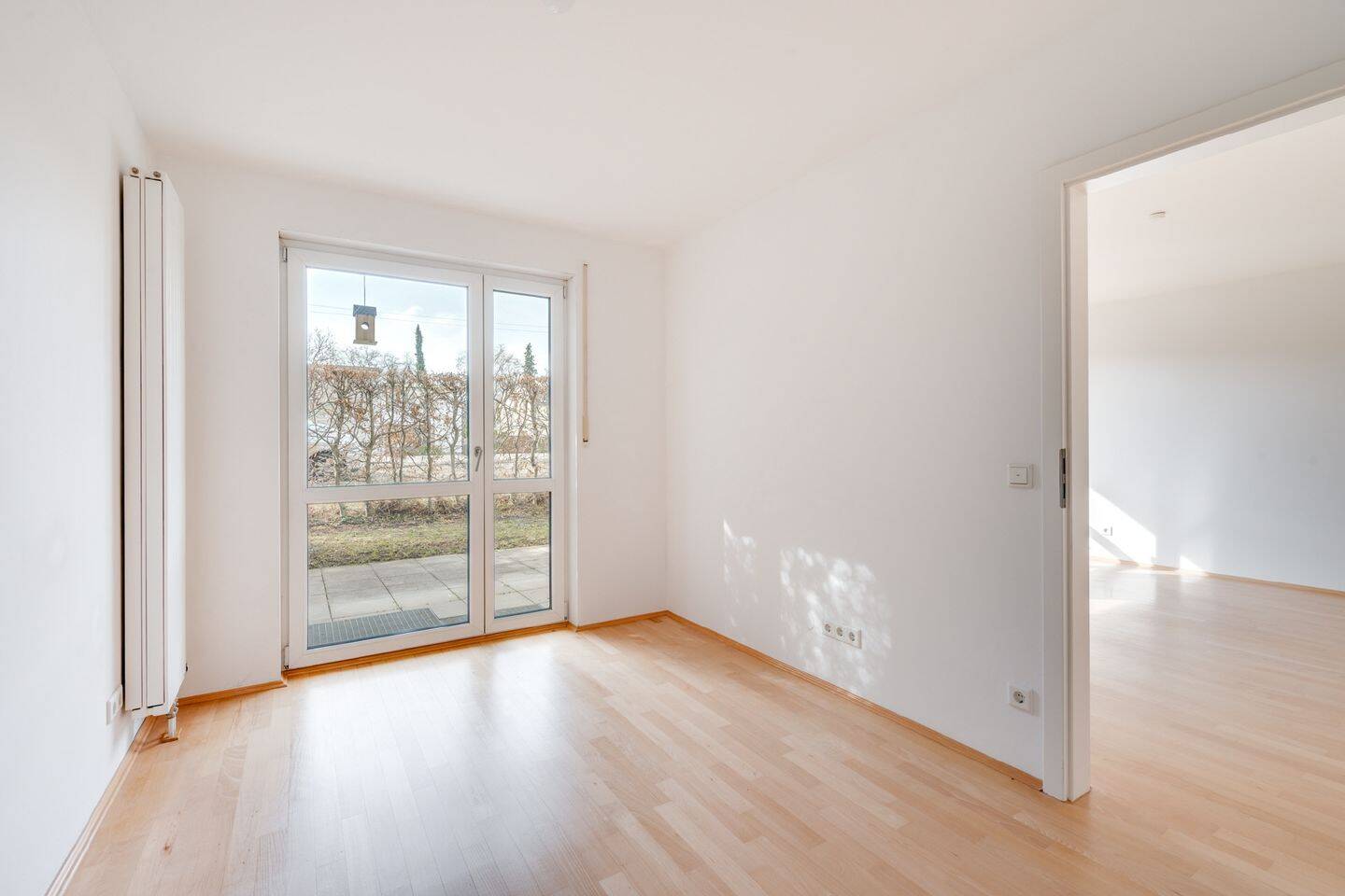 AIGNER - Charmante Erdgeschosswohnung mit Gartenanteil – München – Vorschaubild 3